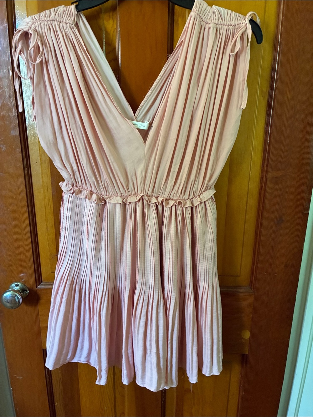Mustard Seed Soft Blush Pink Pleated V-Neck Dress